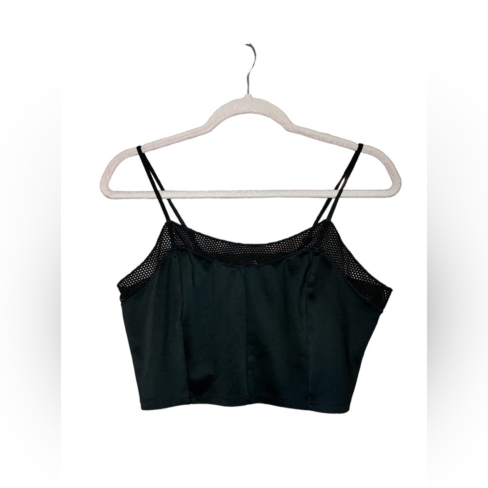 Black cropped tank top